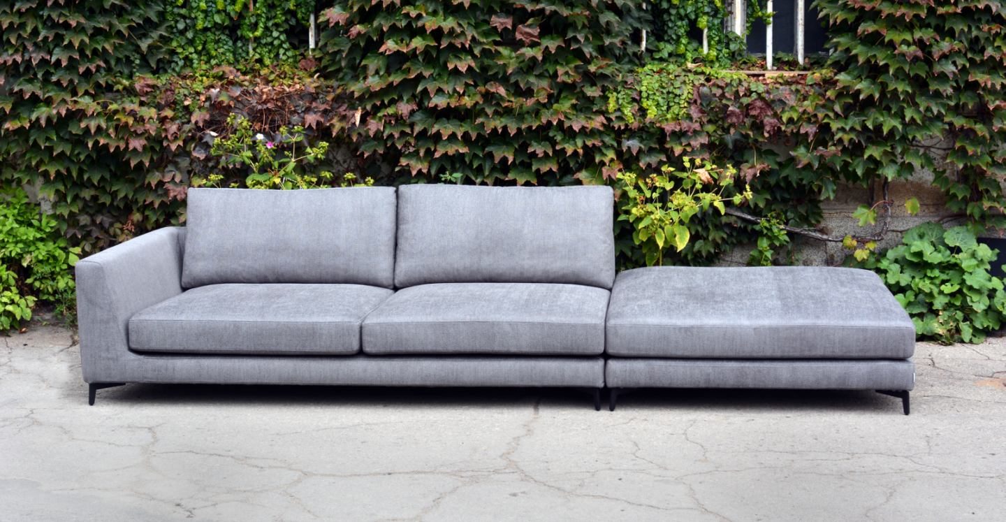 Perrot sofa with one arm and a deep ottoman in grey fabric